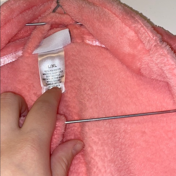 Pink bathrobe - Picture 2 of 3